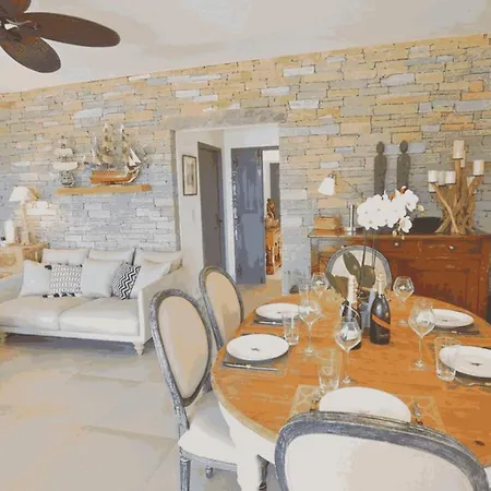 Lena House With Garden And Bbq لا كروا فالميه
